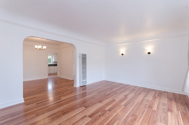 Large Spanish Style House in the Heart of ... - Large Spanish Style House in the Heart of ...
