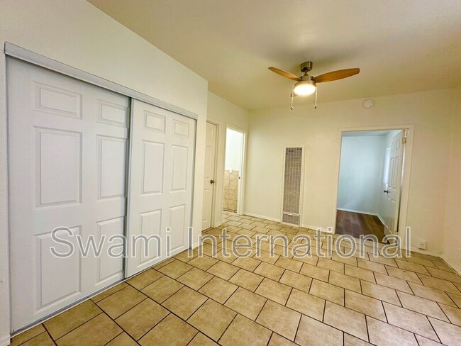 Photo - 1733 1/2 E. 63rd St.