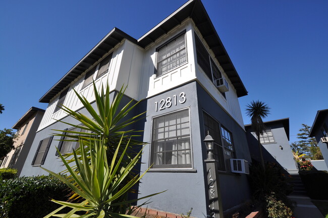 Photo - 12807 Burbank Blvd Apartment Unit 12813-6