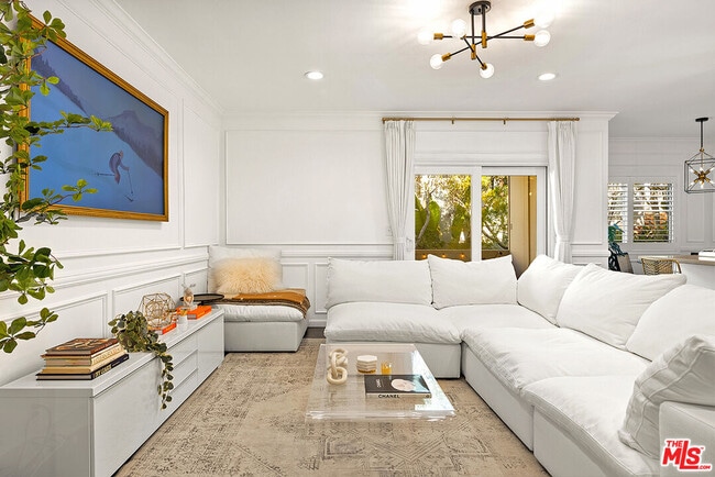 Building Photo - 844 16th St Unit 5