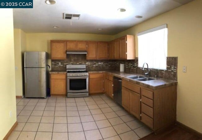 Photo - 125 Asusena Dr