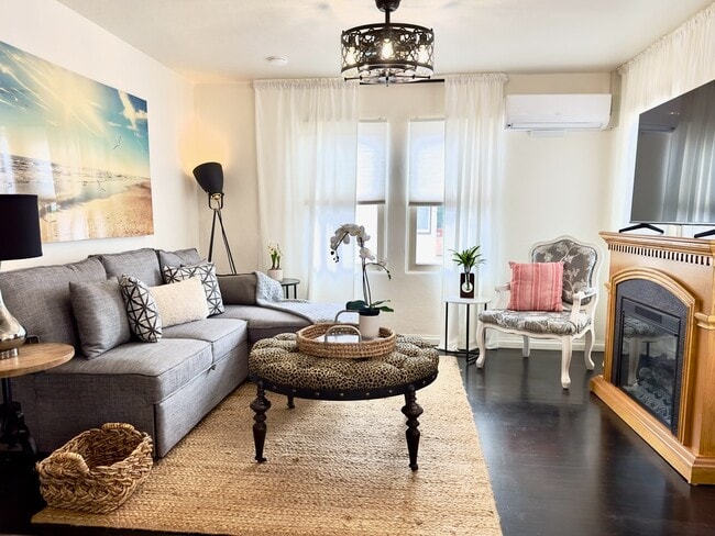Photo - 2941 32nd St Apartment Unit 2941
