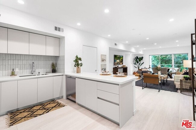 Photo - 11620 Chenault St Unit 103