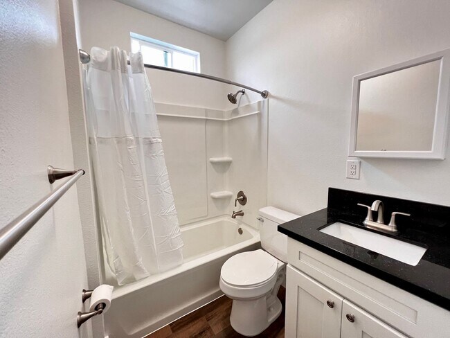 Photo - three Bedroom Unit 1767-D Pacific Avenue