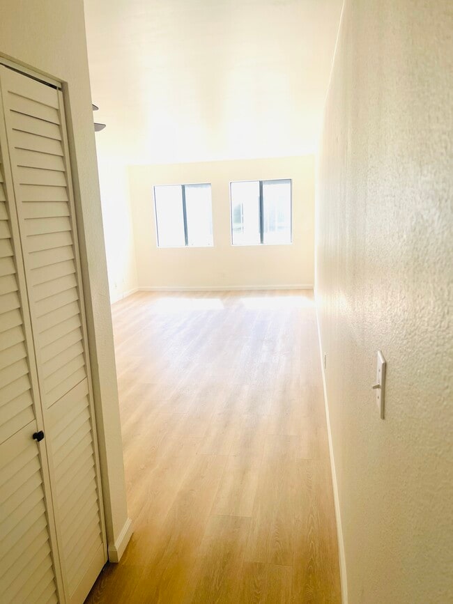 Photo - 518 Oak St Unit 518 Oak St.   7