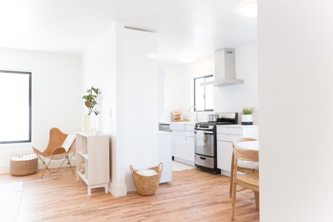 Photo - 252 S Ave 18 Unit 252 1/4