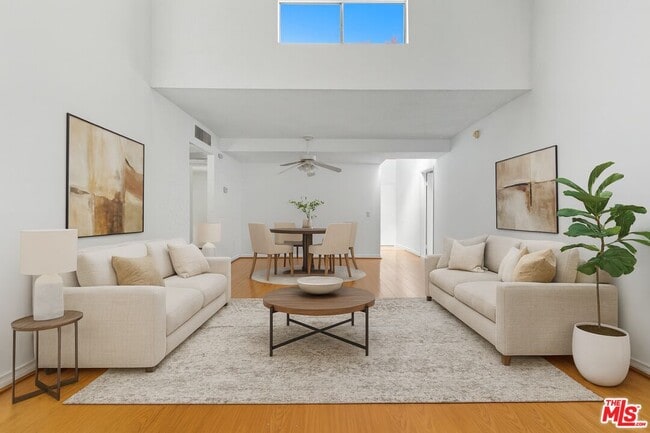 Photo - 18350 Hatteras St Unit 253