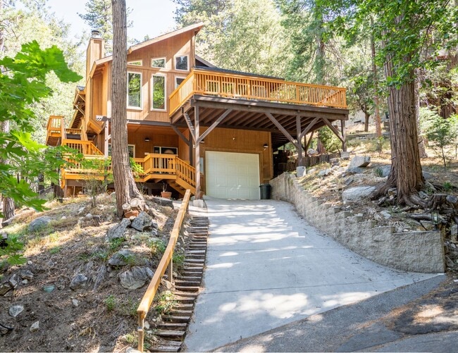 Photo - Stunning Lodge Near Beautiful Lake Gregory