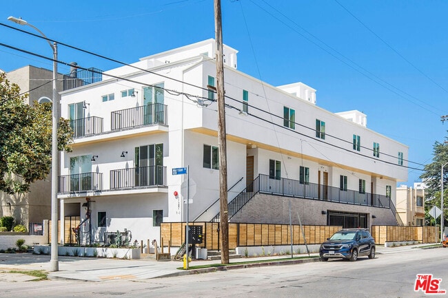 Photo - 11241 Morrison St Condo Unit 5