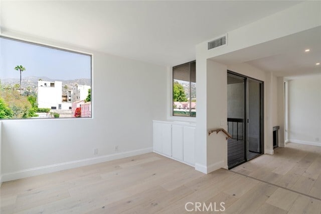 Photo - 1305 N Columbus Ave Unit 208
