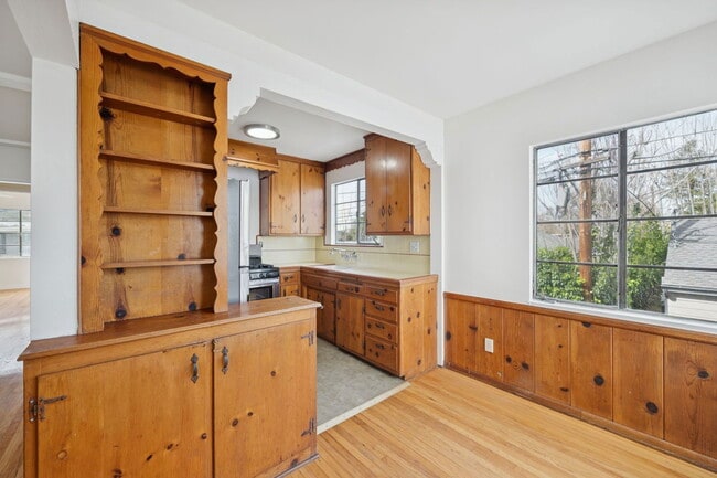 Photo - 11613 Moorpark St Unit 5