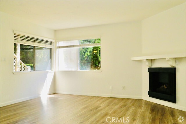 Building Photo - 16942 Lynn Lane Rental
