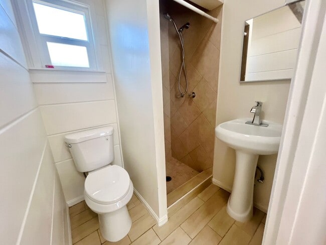 Photo - Granada Ave. (3Plex) Unit 3/4