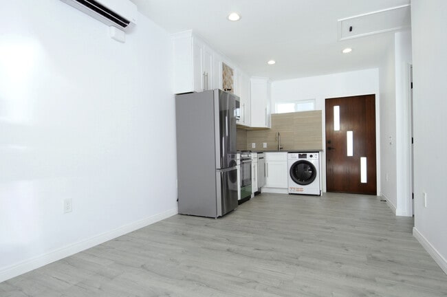 Photo - 932 Tufts Ave