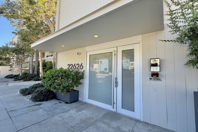 22626 CA-1 - Malibu, CA | WestsideRentals.com