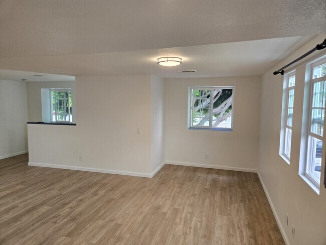 Photo - 1772 W 22nd St