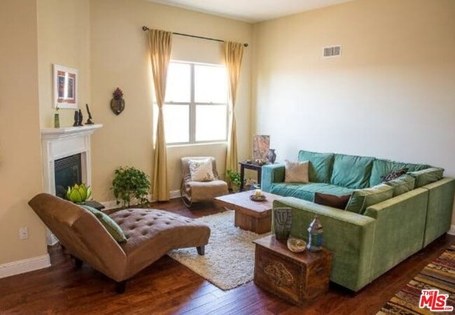 Photo - 5037 Rosewood Ave Unit 308