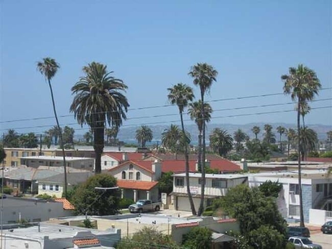 Photo - 2 story condo with private balcony & roof deck - blocks from the Beach Unit B