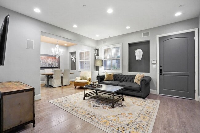 Photo - 16123 Sunset Blvd