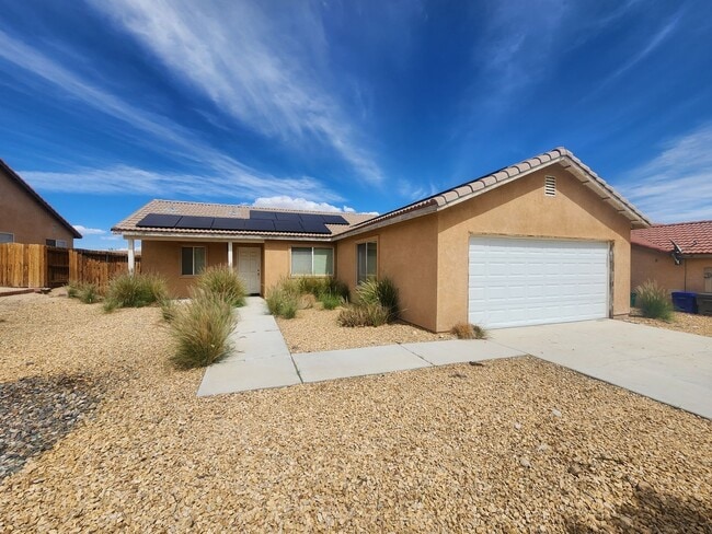 **Move In Special $200 Off 1st Month's Ren... - **Move In Special $200 Off 1st Month's Ren...