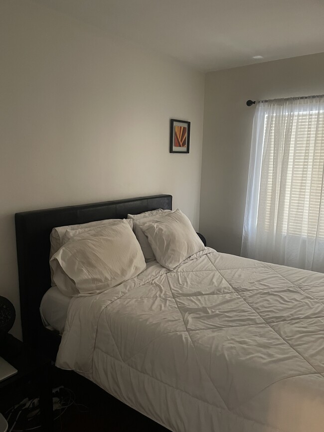 Photo - 11852 Chandler Blvd Unit 4