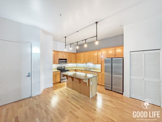 Photo - Charming 1BA Studio in Bankers Hill Including a W/D, Private Balcony, & Reserved Parking Space!