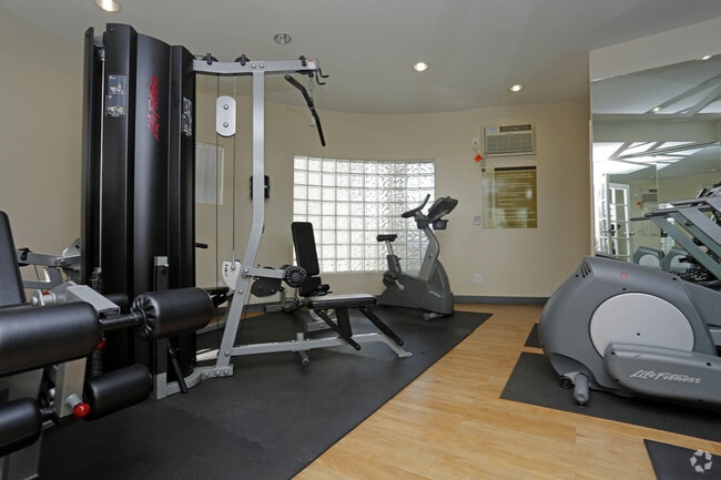 Fitness Center - Metropolitan Place Apartments