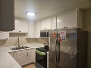 Photo - Beautiful 3 Bedroom 2 Bathroom House Unit