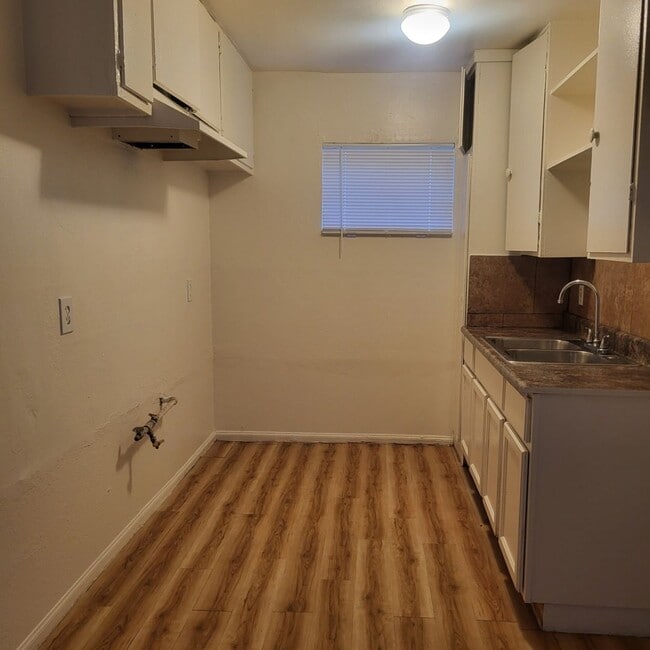 Photo - 2315 W Compton Blvd Unit B - 2315 W. Compton Blvd