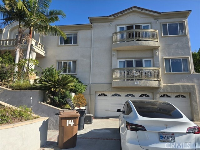 Photo - 1314 N Raymond Ave