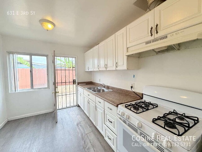 Photo - 631 E 3rd St