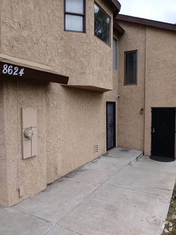Building Photo - 8624 Potrero St Rental