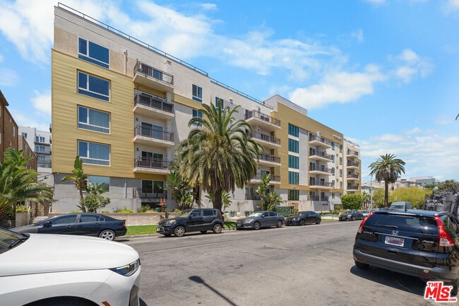 Building Photo - 2939 Leeward Ave Unit 407