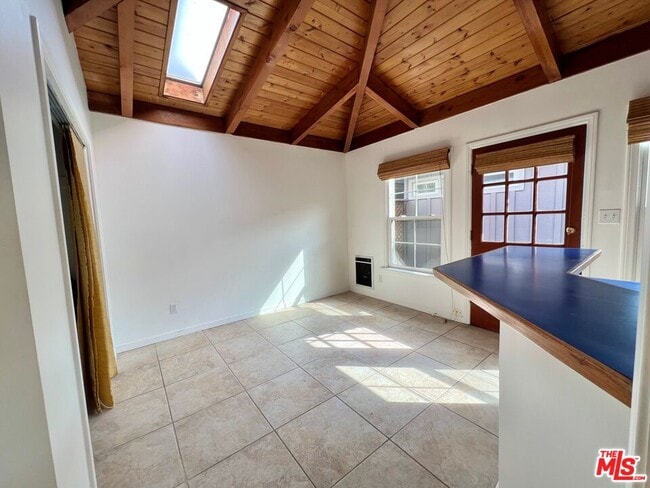 Photo - 139 Hart Ave