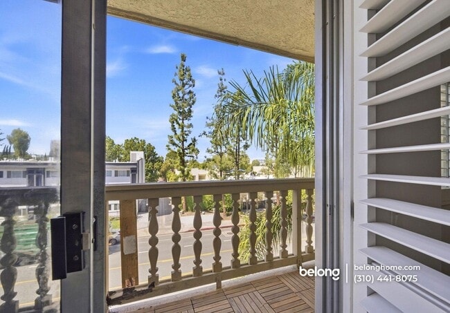 Photo - 5400 Lindley Ave Unit 322