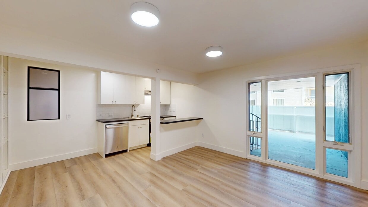 3D Tour - 6821 E Ocean Blvd Unit 1/2