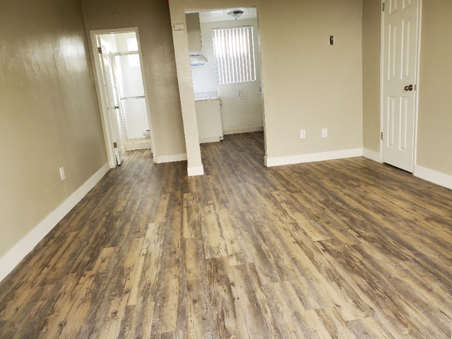Building Photo - 1605 Lomita Blvd Unit 2 Rental