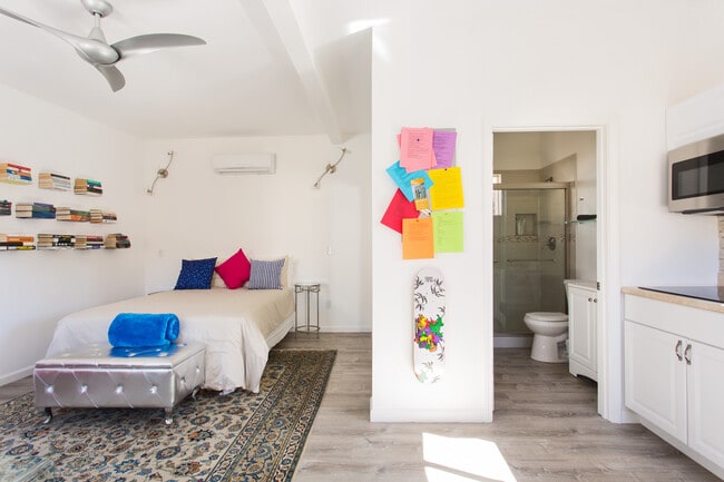 Photo - 3309 1/2 London St Unit The London Suite