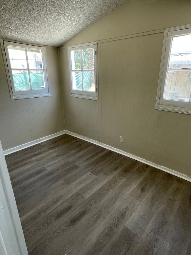 Photo - 1726 N Sierra Way Unit 2