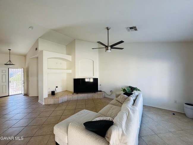 Photo - 44524 37th St W