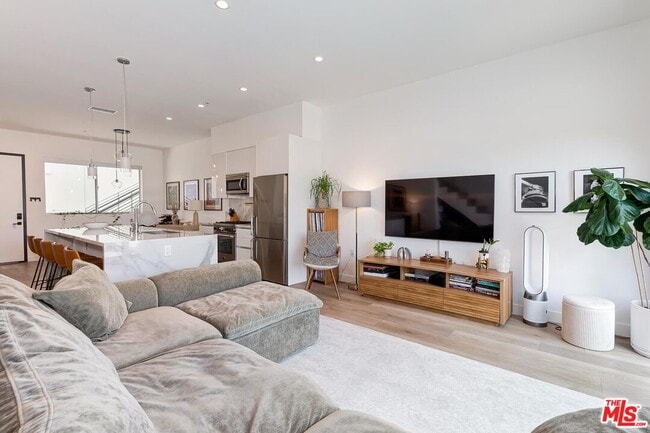 Photo - 957 Figueroa Terrace Unit 313