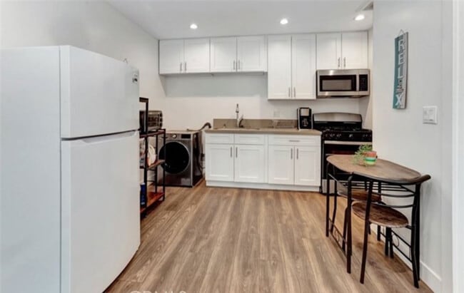 Photo - 24019 Sylvan St