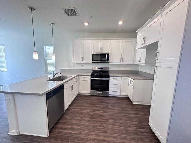 Photo - 335 S Carson Ct