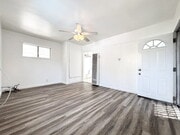 Photo - 910 N Herbert Ave Condo