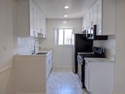 Photo - Spacious Units available - Great Location! -- Hollywood