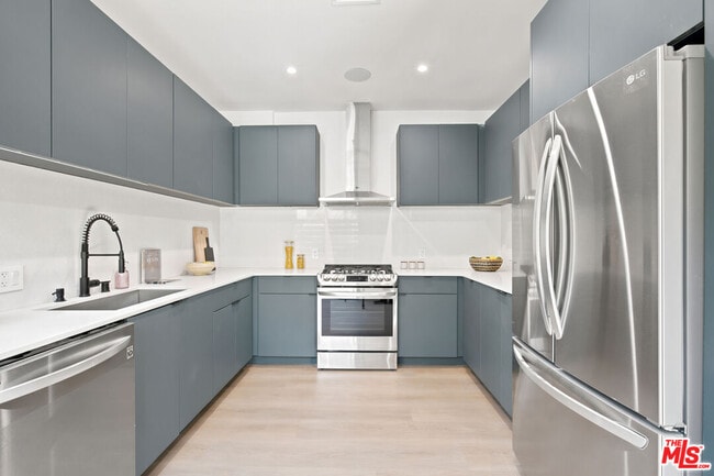 Photo - 1159 N Formosa Ave Unit 5