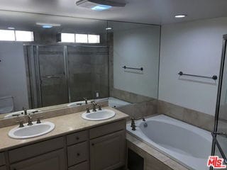 Photo - 1551 Manning Ave