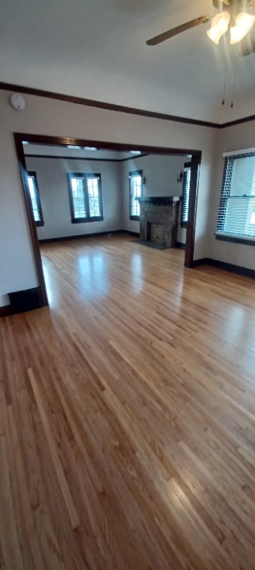 Building Photo - 250 N Kenmore Ave Rental