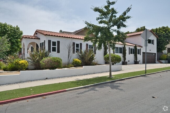 Building Photo - Fully Remodeled Spanish Style Home - Walk ...
