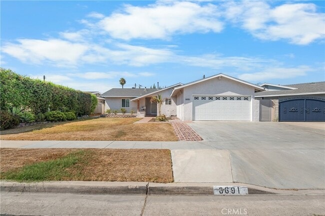 Photo - 8691 Davmor Ave House